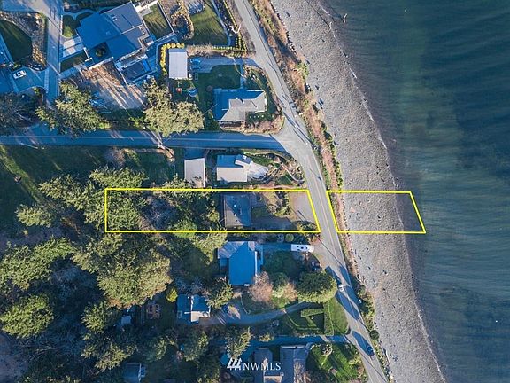 3rd image of 10235 Manitou Beach Dr NE