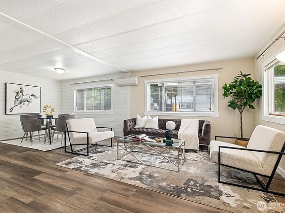 4th image of 13008 210th Avenue Ct E