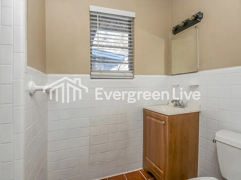 7105 Robinhood Ln — Photo 11