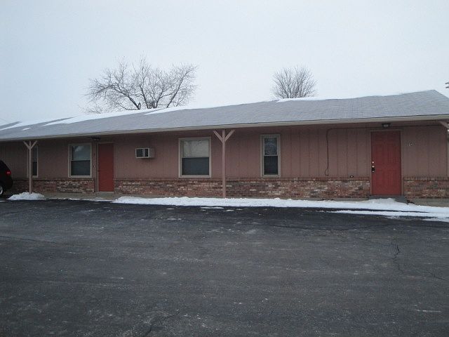 1st image of 212 N Main St APT 3B