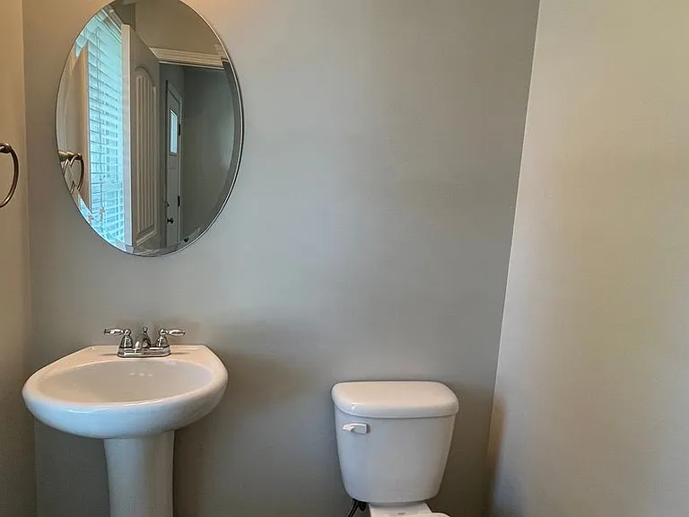 311 Glenlea Ln — Photo 5