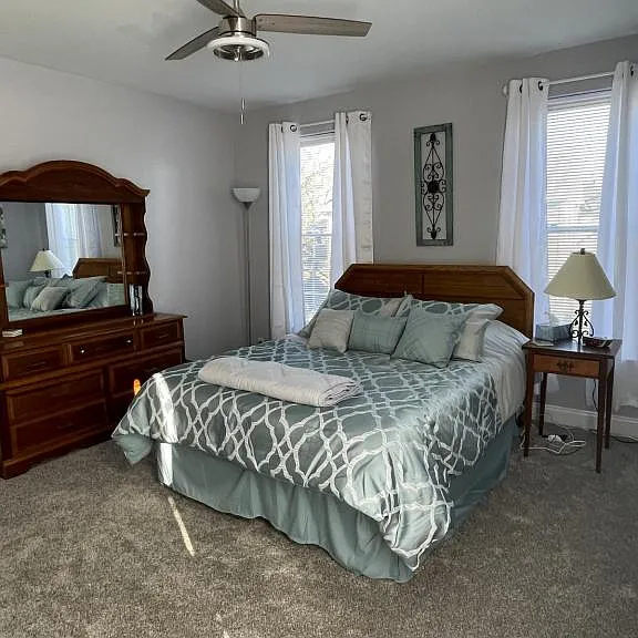877 Heyl Ave — Photo 1
