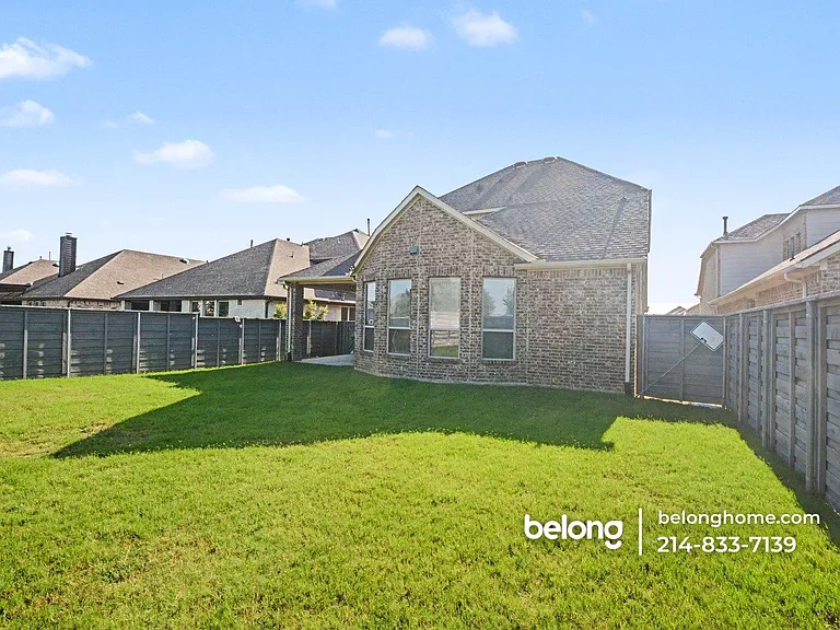 7024 Green Field St — Photo 3