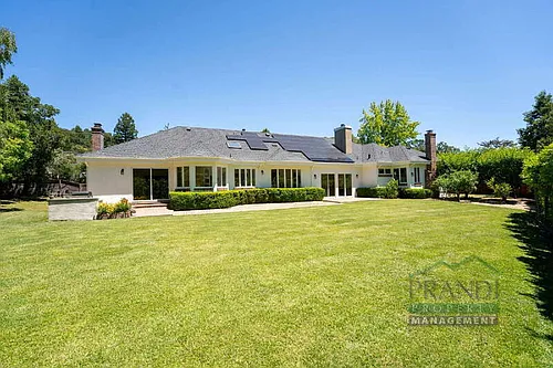 121 Laurel Grove Ave Photo 1