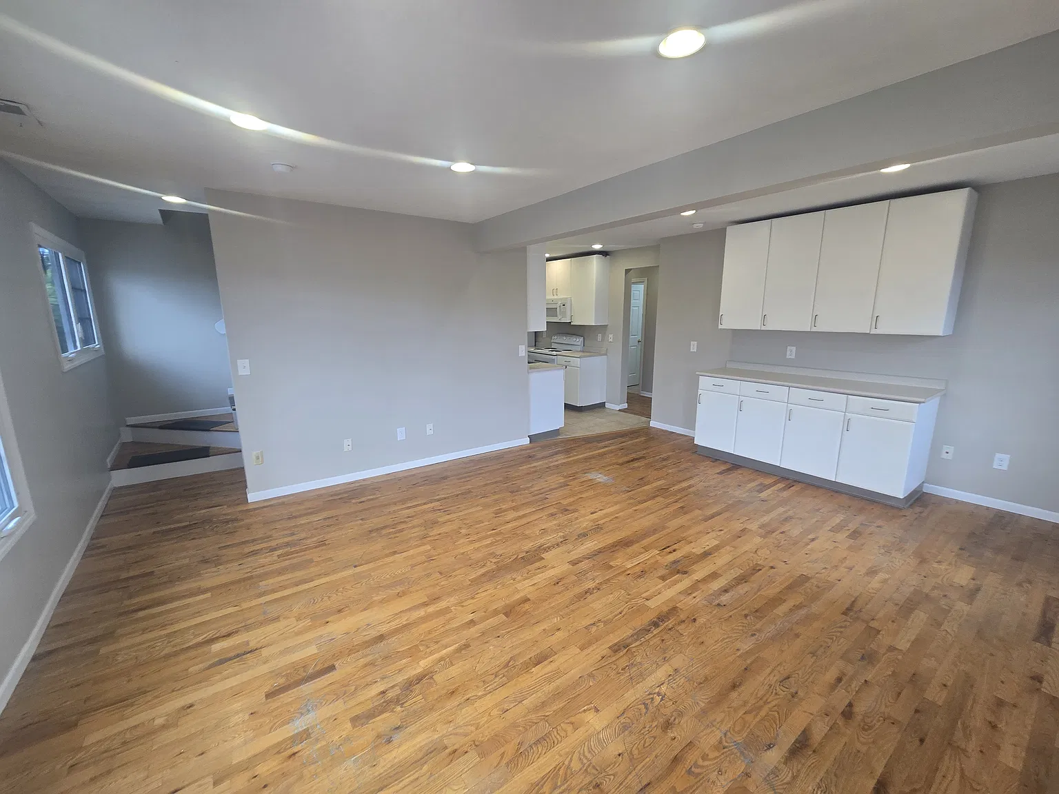 5 bed, 1700 sqft, $3,250 — Photo 3