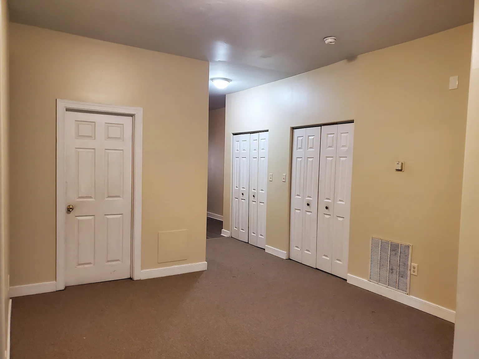 702 N Franklin St — Photo 3