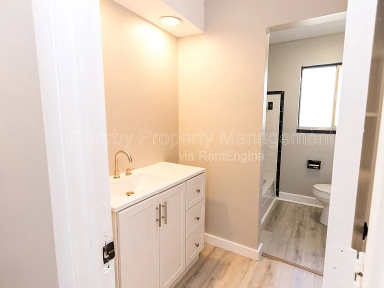 903 Forest Dale Ln #A — Photo 8