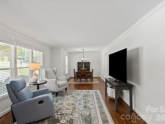5th image of 3741 Riverbend Rd