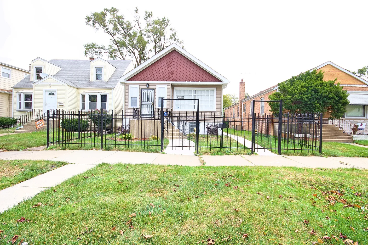 12427 S Stewart Ave photo 1