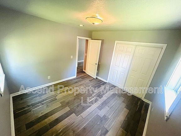 4th image of 217 Sequoia Dr Unit A