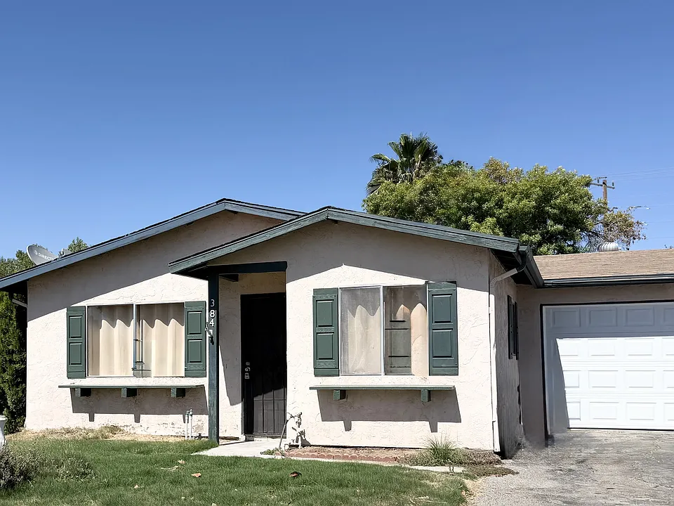 384 Calle Cazadero