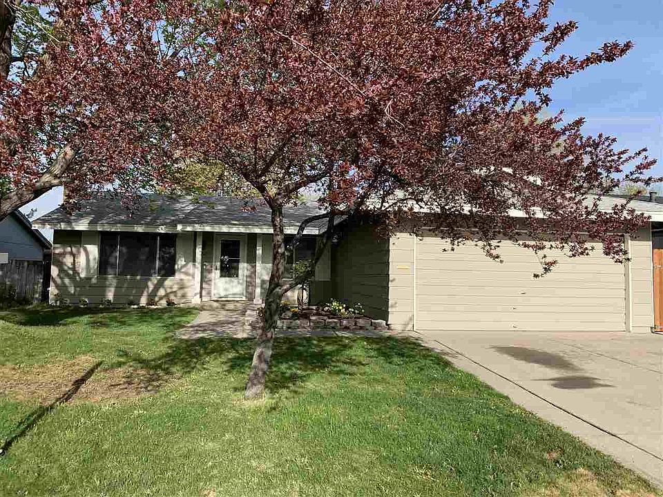 1st image of 3025 Parkland Dr