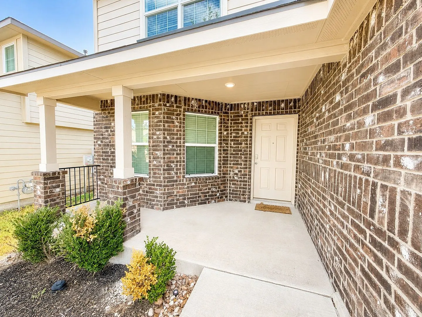 Spacious Two-Story in Copper Canyon Walk to the Pool! — Photo 2