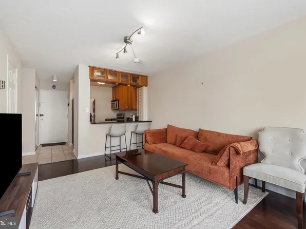 1330 New Hampshire Ave NW APT 911, Washington, DC 20036