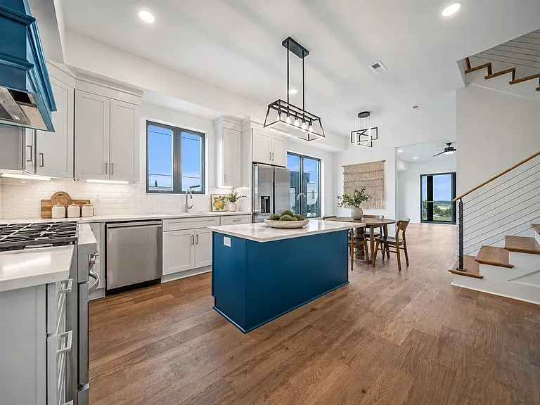 6011 Hill Cir — Photo 23