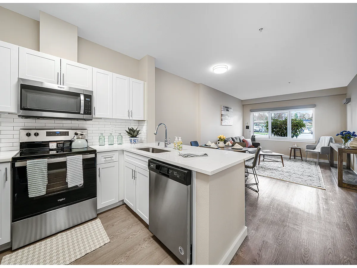 BellevuePark_interior_kitchen living room - AMLI Bellevue Park