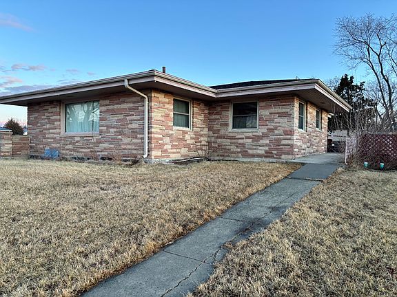 2nd image of 301 Adams St