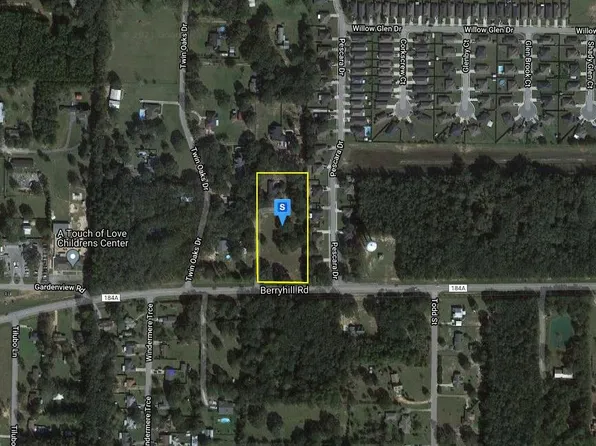 3870 Berryhill Rd, Pace, FL 32571