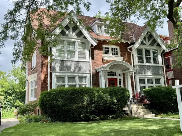 2615 North Summit AVENUE, Milwaukee, WI 53211