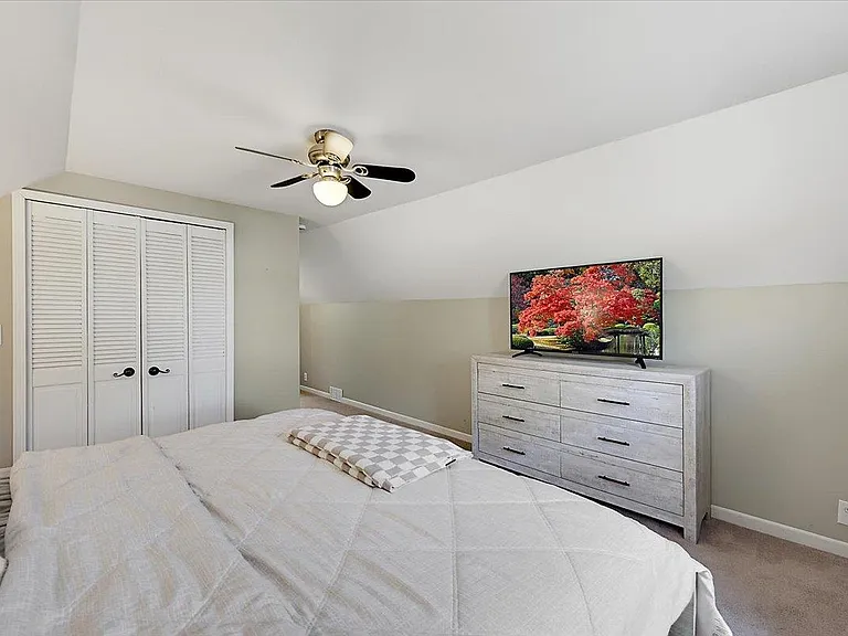 303 Midland Blvd — Photo 29