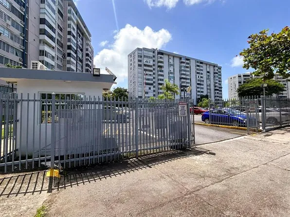 Laguna Avenue Cond Laguna Gardens 1 #1-14D, Carolina, PR 00979