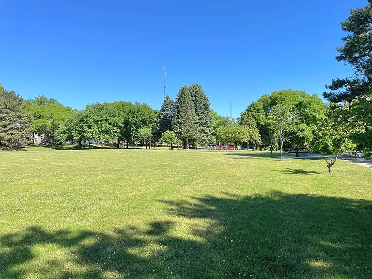 708 Coit Ave NE — Photo 24