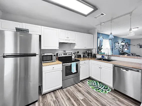 3 bed, 1110 sqft, $4,000 — Photo 2