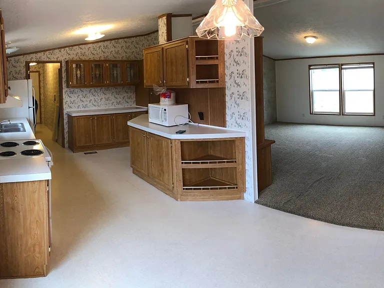 2729 Cahill St — Photo 3