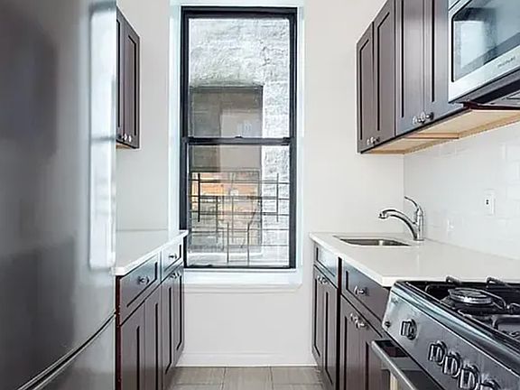 3rd image of 614 Saint Nicholas Ave APT 2C