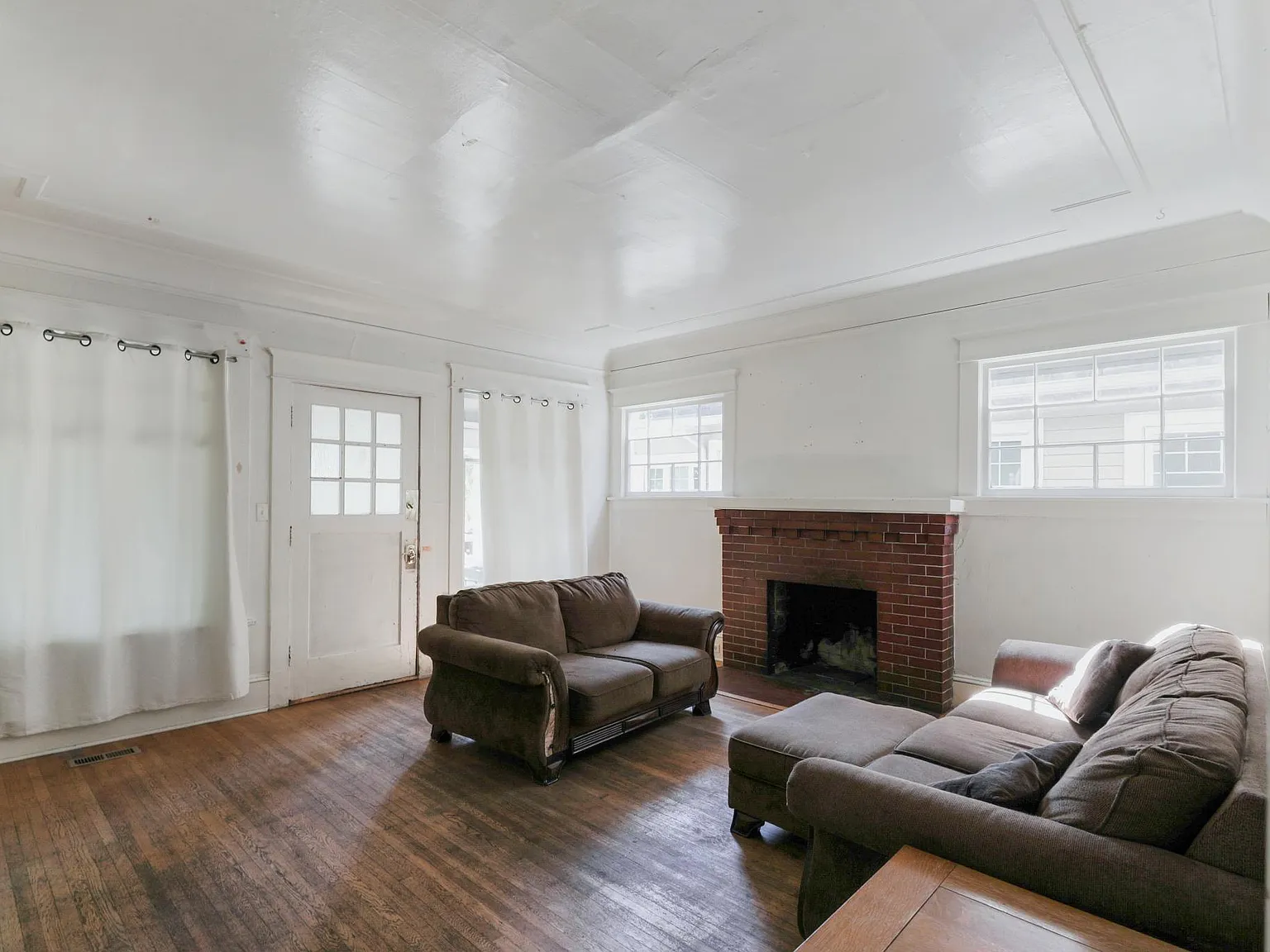 9 bed, 1500 sqft, $11,200 — Photo 3