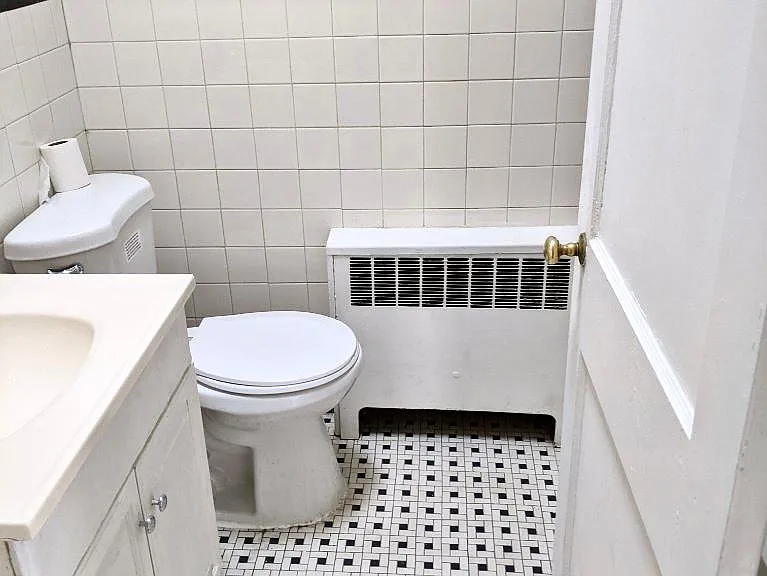 601 Glenview St #2 — Photo 4