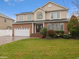 1314 Little Neck Ave, Bellmore, NY 11710