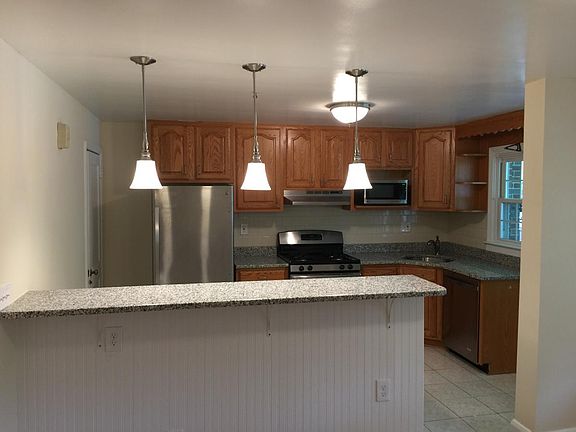 4th image of 8505 Pleasant Plains Rd