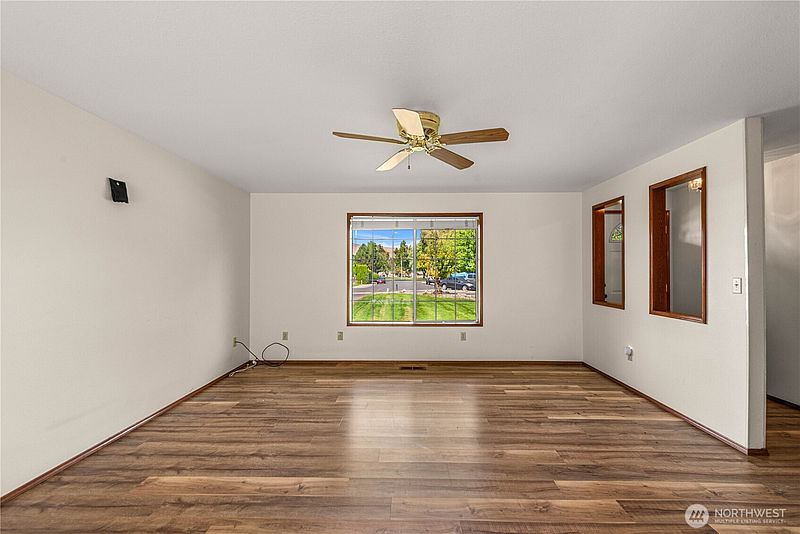 4th image of 1313 Welch Avenue
