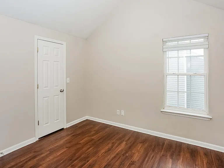 7103 Fox Point Dr — Photo 13