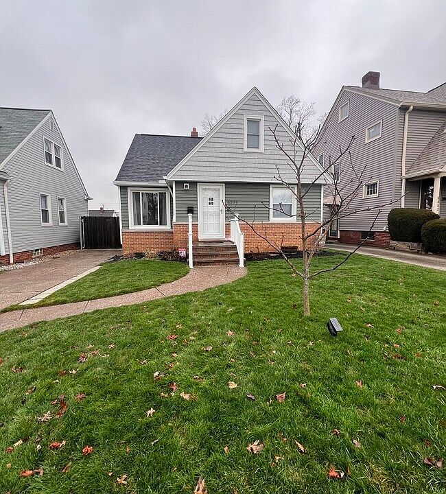 1st image of 8206 Pinegrove Ave