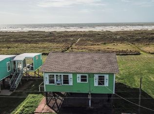 334 Beachfront Dr, Matagorda, TX 77457