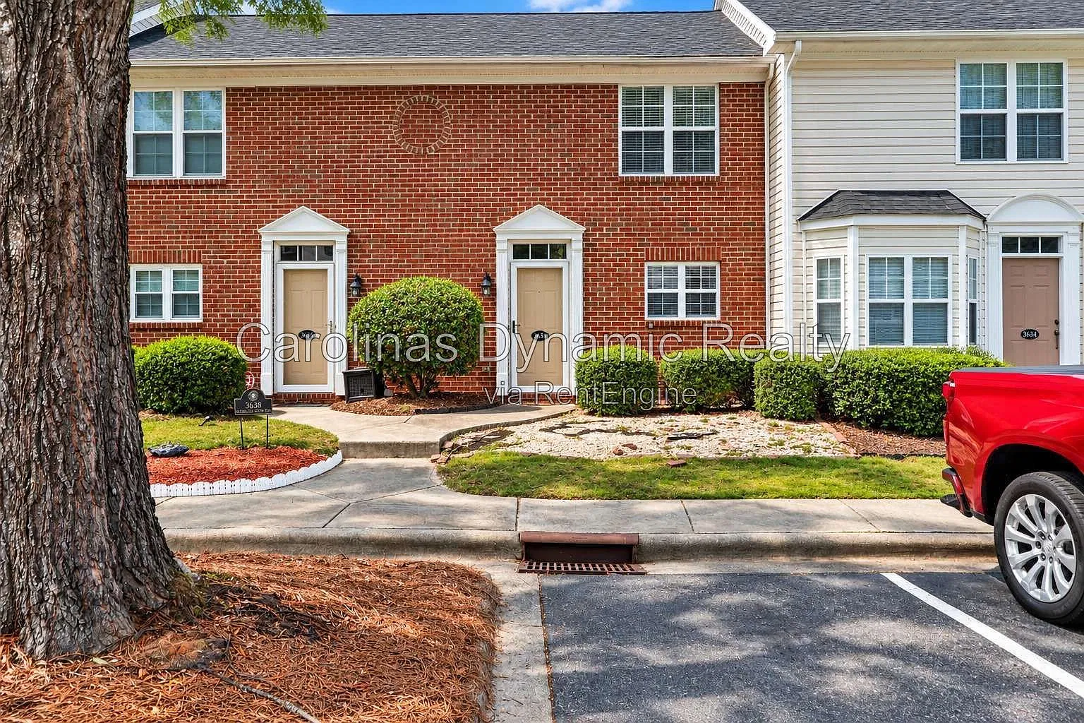 2 bed, 2.5 bath, 1152 sqft, $1,800 — Photo 2