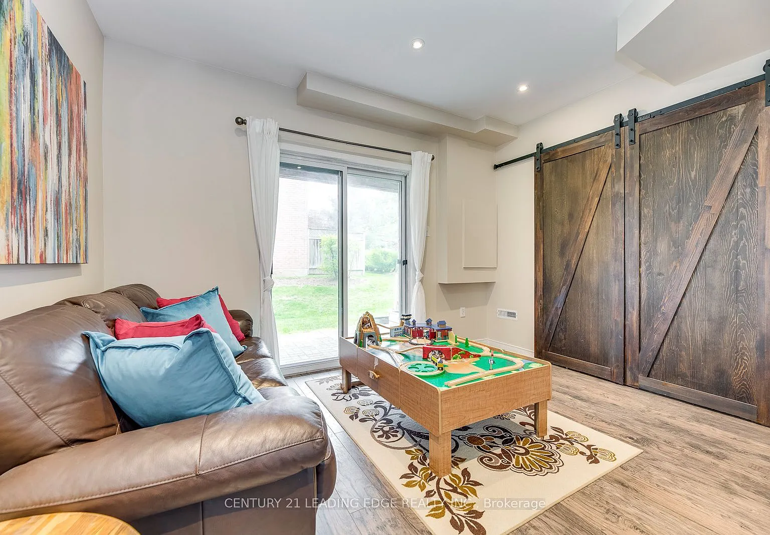 4 bed, $3,200 — Photo 4