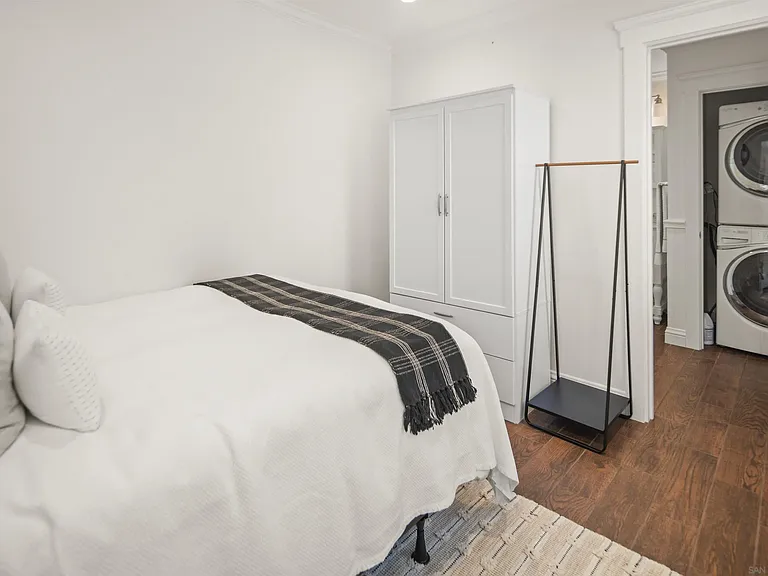 950 Olive Ave — Photo 30