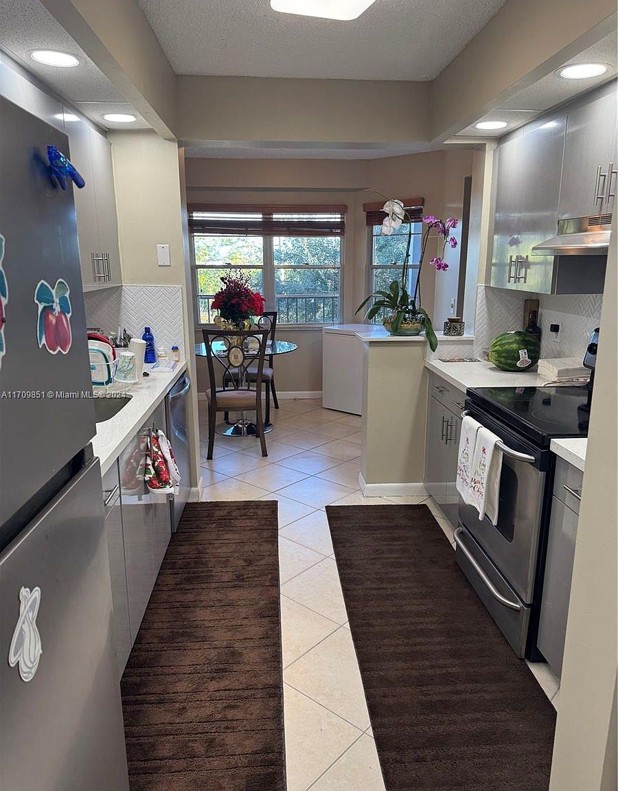 12650 SW 6th St APT 411K