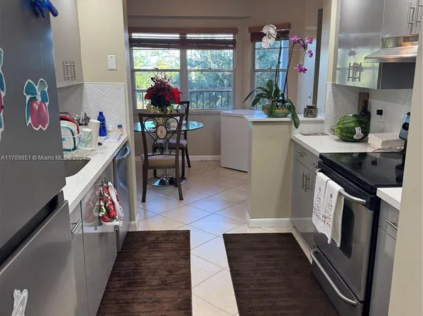 12650 SW 6th St APT 411K, Hollywood, FL 33027