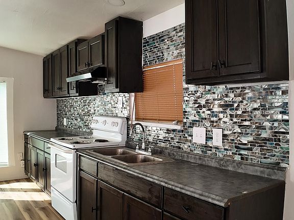 4th image of 803 E Calais Pl