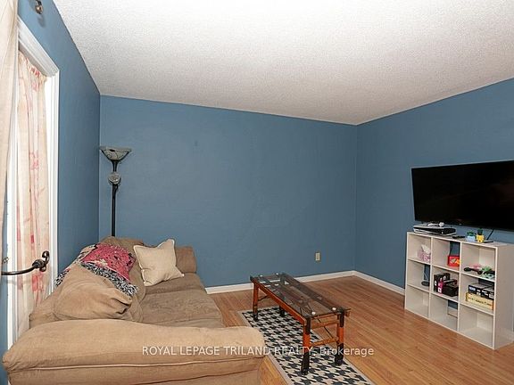 5th image of 131 Bonaventure Dr #2