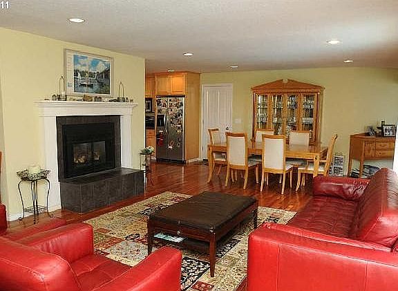 Living room, hardwoods