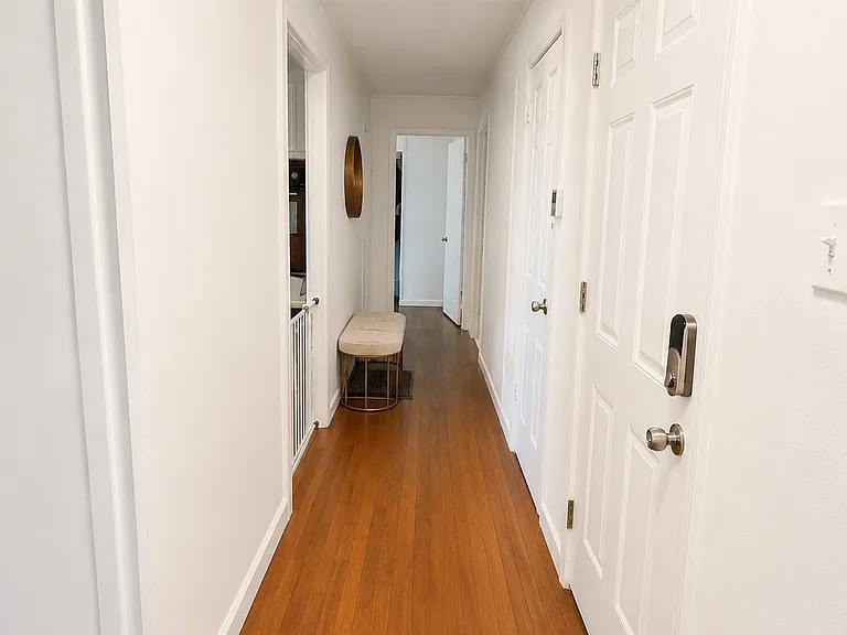 1016 Normandy Dr — Photo 1