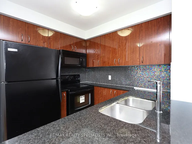 5791 Yonge St #706 — Photo 3