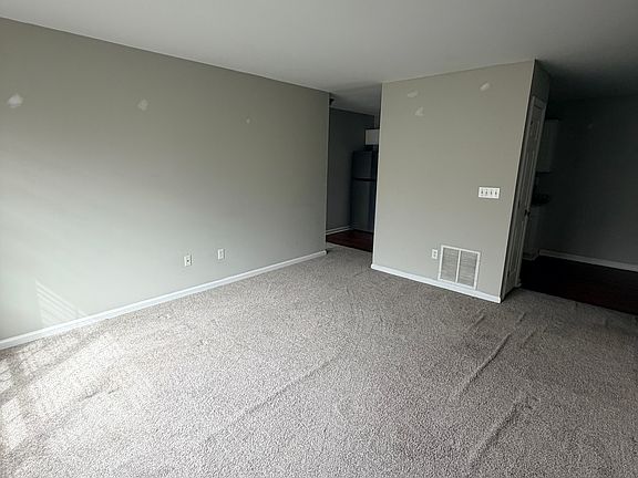 5th image of 204 Cherry St APT 13