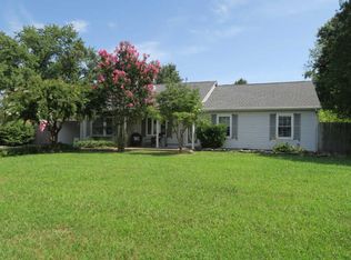 8 Donal Ln, Cookstown, NJ 08511