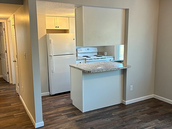 5th image of 706 N 2nd St